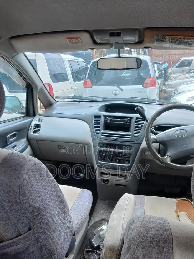 Toyota Nadia 1999 Silver - 1