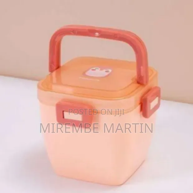 Portable Food Storage Container / Mini Lunch Box with Handle - 1