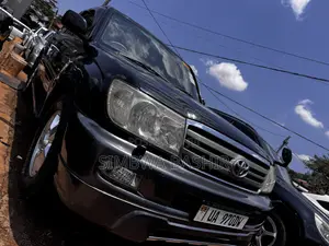Toyota Land Cruiser V8 2004 Black