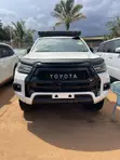 Toyota Hilux 2023 White - 2