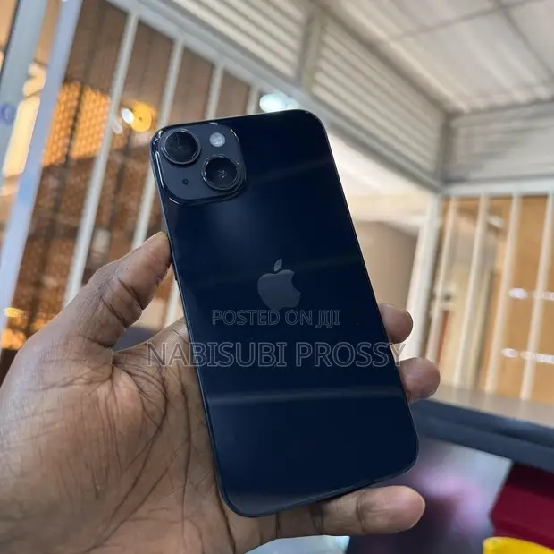 Apple iPhone 13 256GB Black - 1