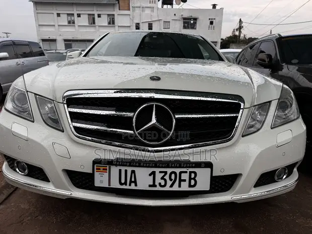 Mercedes-Benz E300 2010 White - 1