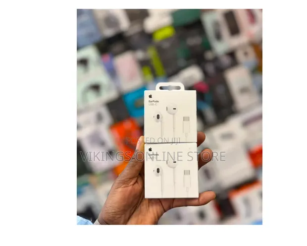 Apple EarPods with USB-C Connector - 1