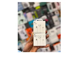 Apple EarPods with USB-C Connector