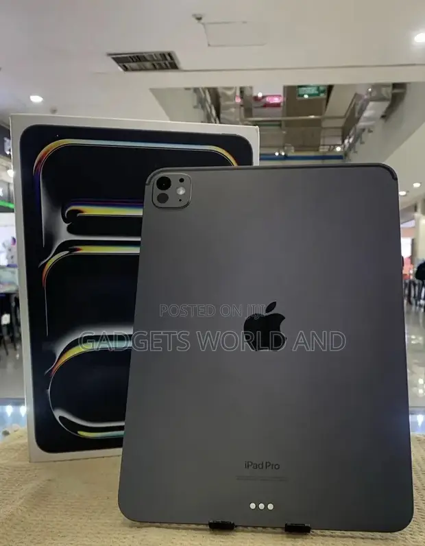 New Apple iPad Pro 11 (2024) 256GB Black - 1