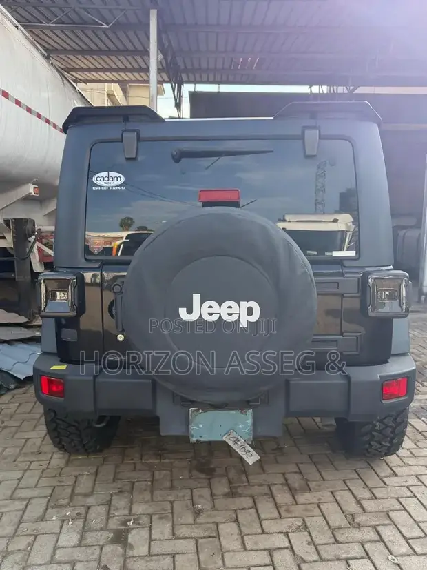 Jeep Wrangler 2015 Black - 1
