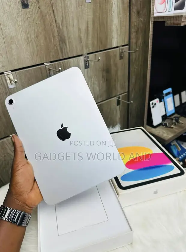 Apple iPad Air 11 (2026) 128GB Silver - 1
