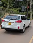 Subaru Outback 2010 White - 4
