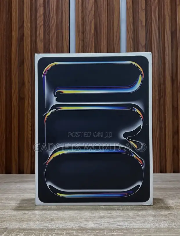 New Apple iPad Pro 13" (2025) 256GB Black - 1