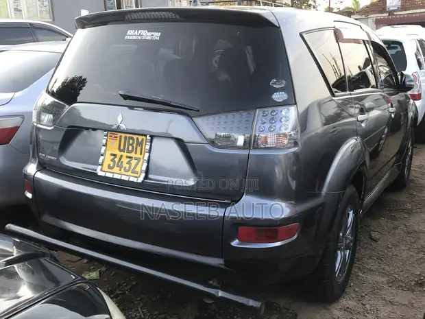 Mitsubishi Outlander 2010 Gray - 1