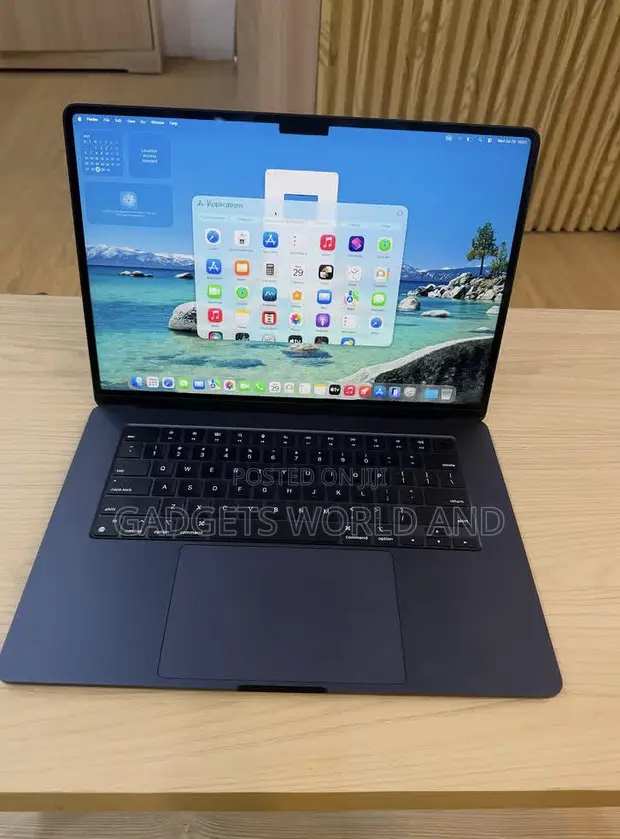 Apple MacBook Air 2024 M3 15-inch 8GB RAM 256GB SSD - 1