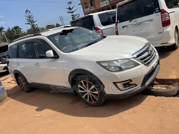 Subaru Exiga 2015 White - 1