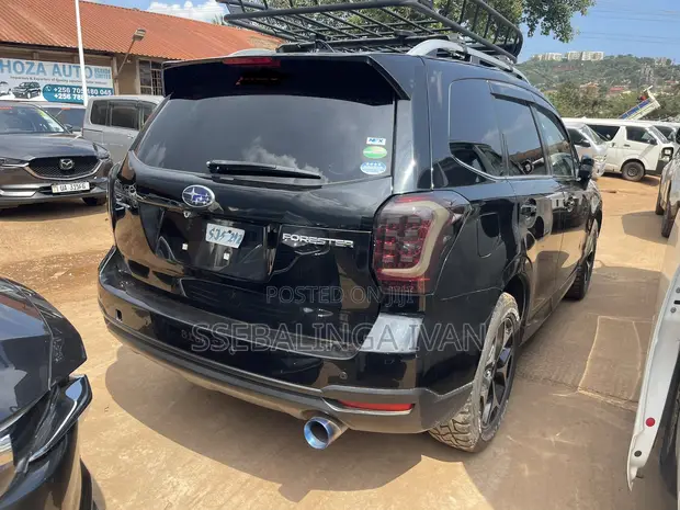 Subaru Forester 2017 Black - 1