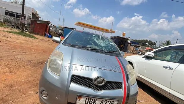 Isma Auto Glass: Windscreen Fixing - 1
