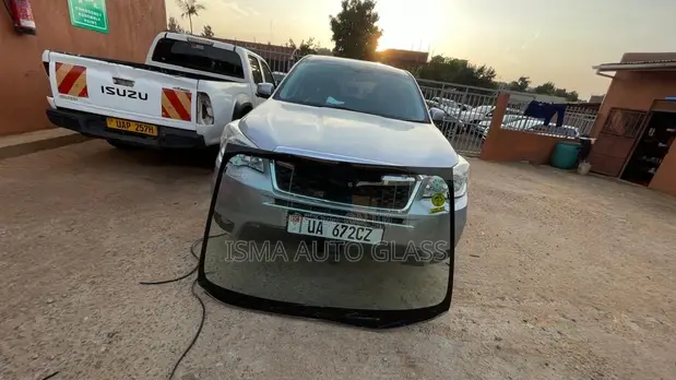 Windscreen and Door Glass Fixing - 1