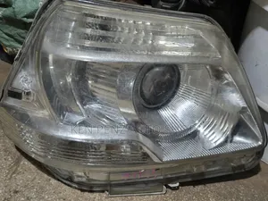 Toyota Sienta 2011-2014 Headlamp