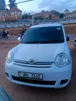 Toyota Sienta 2009 White - 2
