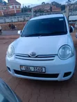 Toyota Sienta 2009 White - 4