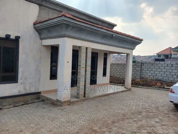 3 Bedroom House for Sale in Kitetika, Central Division - 1