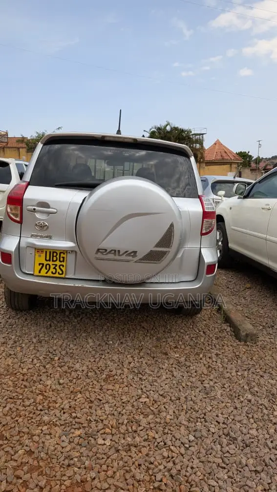 Toyota RAV4 V6 2006 Silver - 1