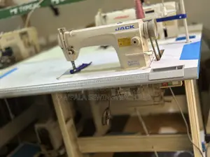 Japan Industrial Sewing Machine with New Board & Stand