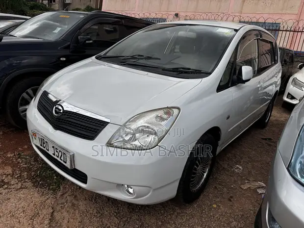 Toyota Corolla Spacio 2005 White - 1