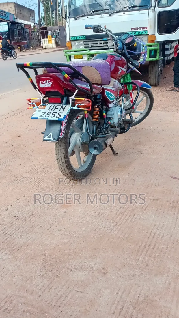 Bajaj CT 125X 2018 Red - 1