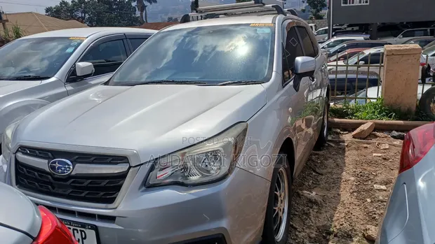 Subaru Forester 2017 Silver - 1