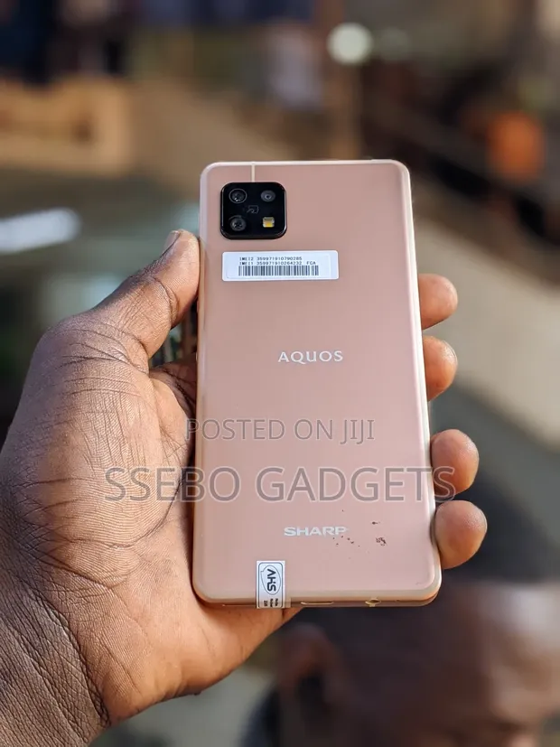 Sharp Aquos Sense6 64GB Bronze - 1