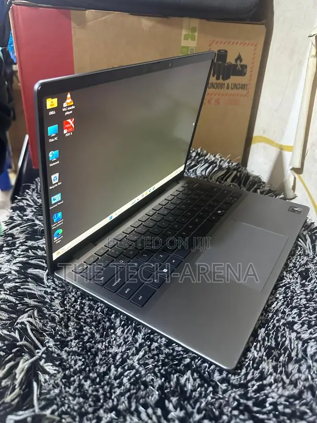 Dell Latitude 7455 Laptop: Snapdragon X Plus, 16GB RAM, 512GB SSD - 1