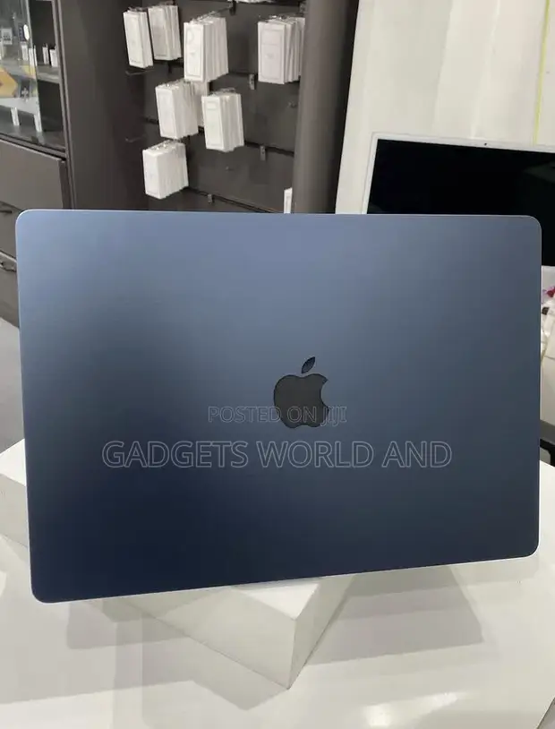 Apple MacBook Air 15-inch (2025) M4, 16GB RAM, 512GB SSD - 1