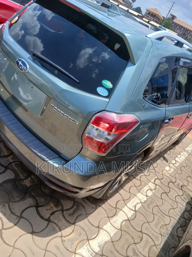 Subaru Forester 2015 Green - 1