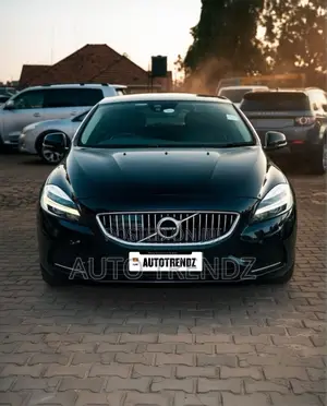 Volvo V40 T4 2017 Black