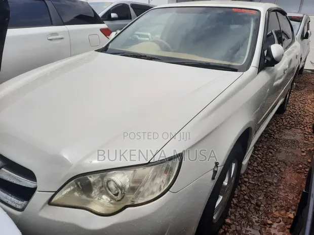 Subaru Legacy 2008 White - 1