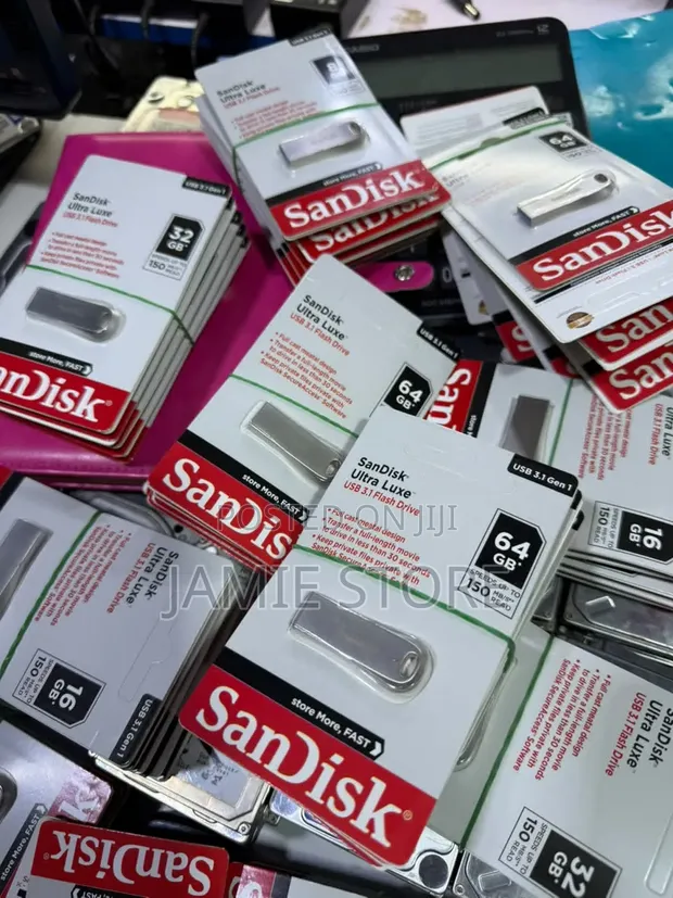64GB SanDisk Ultra Flair USB 3.1 Flash Drive - 1