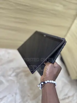 Dell Latitude 7390 2-in-1 Laptop - 8GB RAM, 256GB SSD
