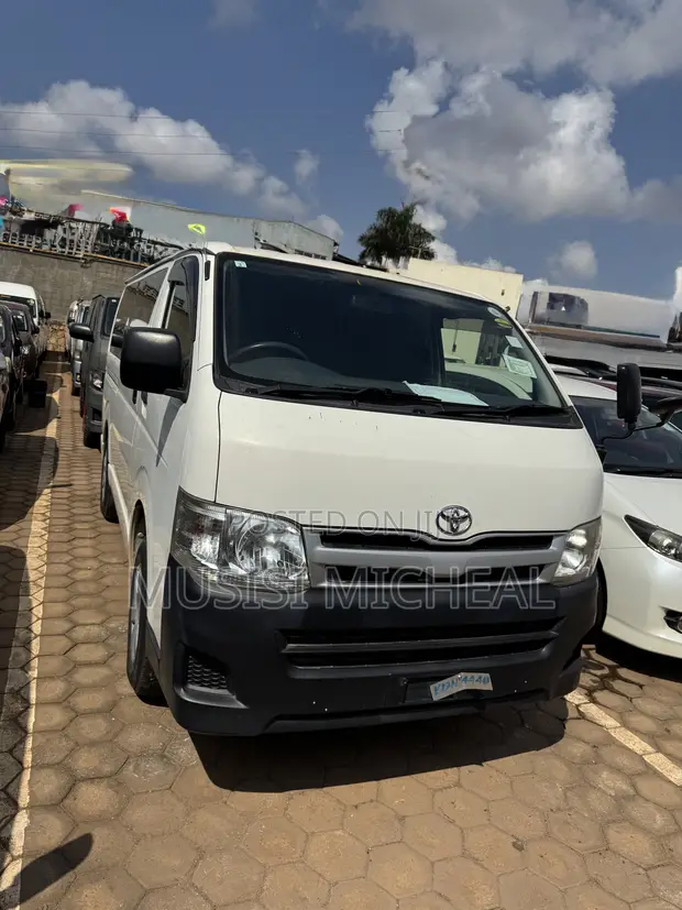Toyota Toyoace 2013 White - 1