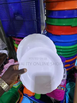 GE Waved Edge Plastic Plates - 12pcs