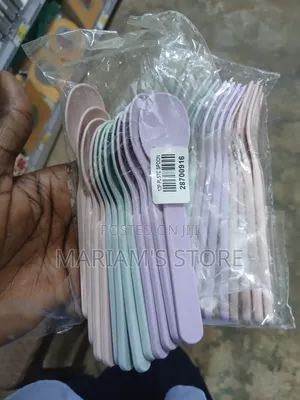 Plastic Spoons - Wholesale & Retail