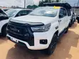 Toyota Hilux GR 2023 White - 3