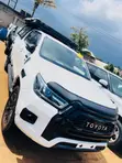 Toyota Hilux GR 2023 White - 5