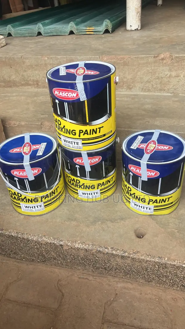 Plascon Road Marking Paint, 4 Liters - 1