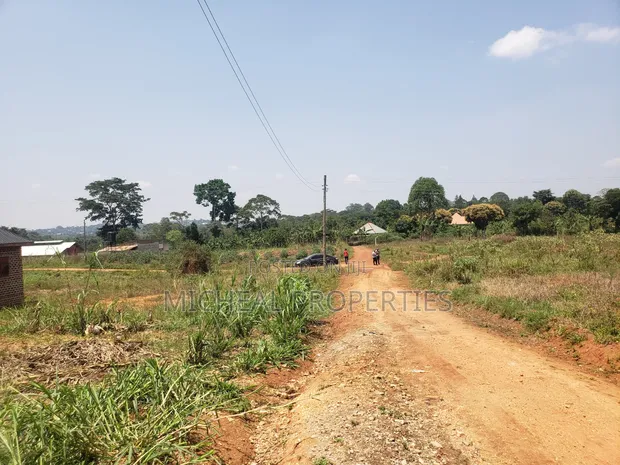 Plot for Sale in Kikandwa, Hoima Road - 1