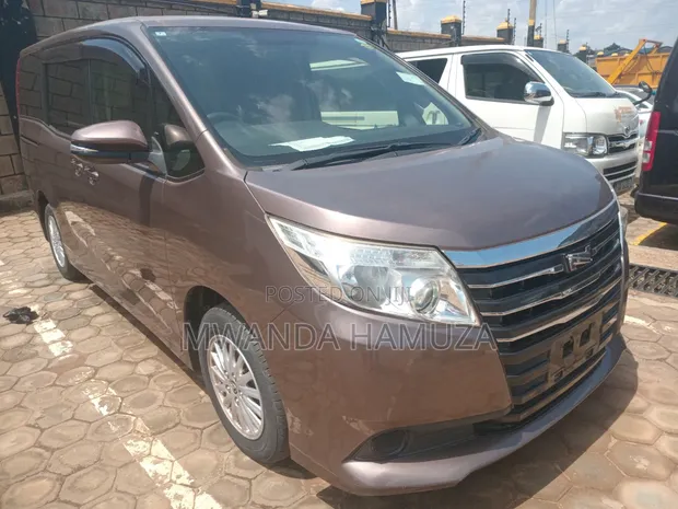 Toyota Noah 2014 Brown - 1