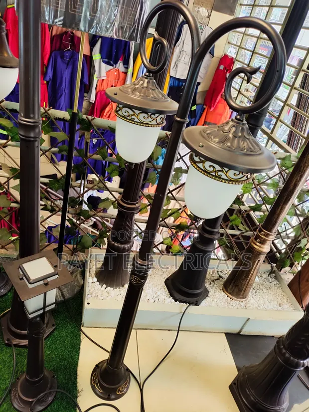 Garden / Compound Pole Light - Antique Black & Gold - 1