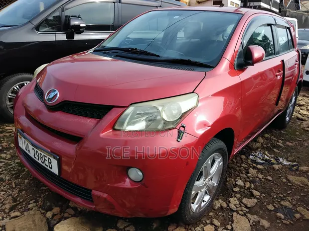 Toyota IST 2011 Red - 1