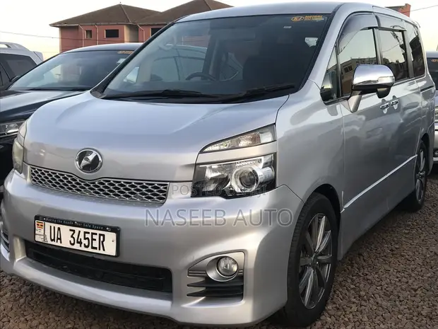 Toyota Voxy 2011 Silver - 1