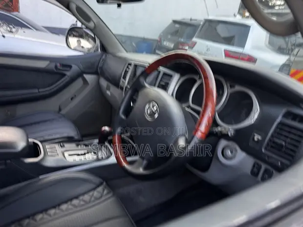 Toyota Hilux Surf 2009 - 1