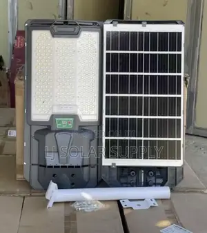 Brand New 3000W Solar Streetlight