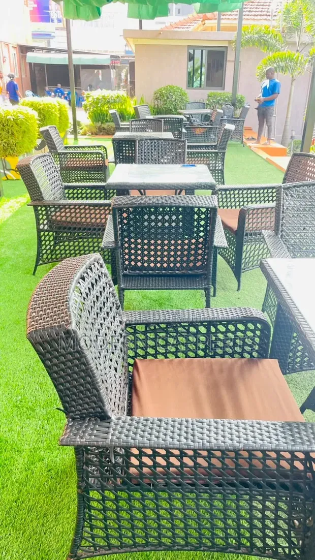 Fintic Artificial Turf - 1